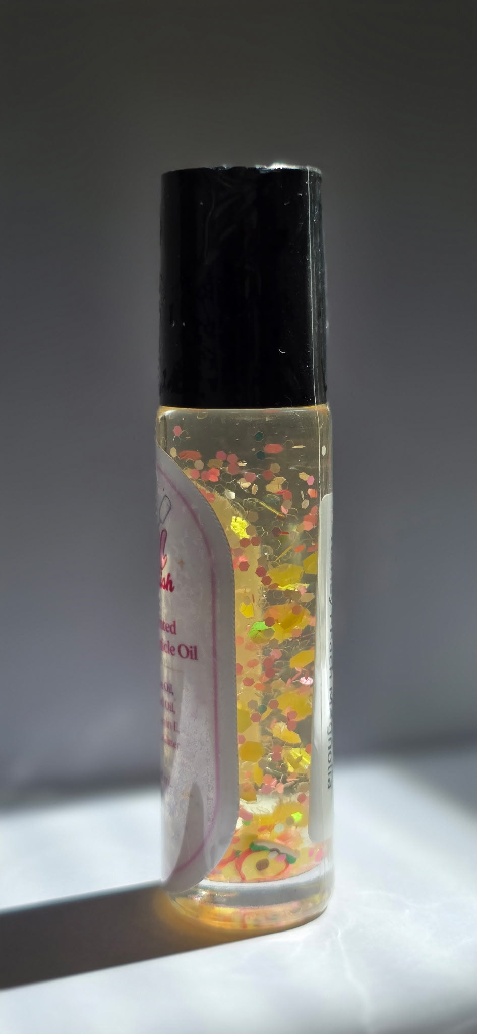 Roll-on cuticle oil