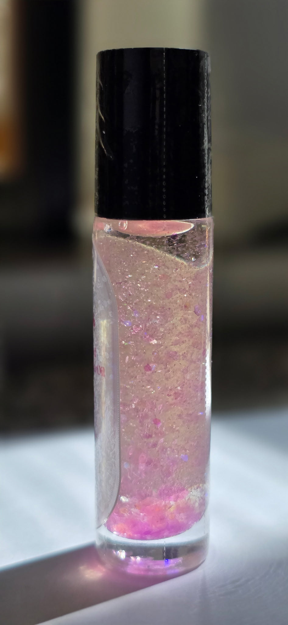 Roll-on cuticle oil